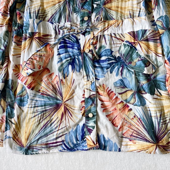 Chico’s Tropical Palm Print Linen Utility Top Womans 1P Medium 8P Tan 3/4 Sleeve - Picture 5 of 15